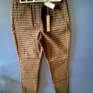 LOFT Size 6 Petite pants, tags on, plaid design. Never worn.